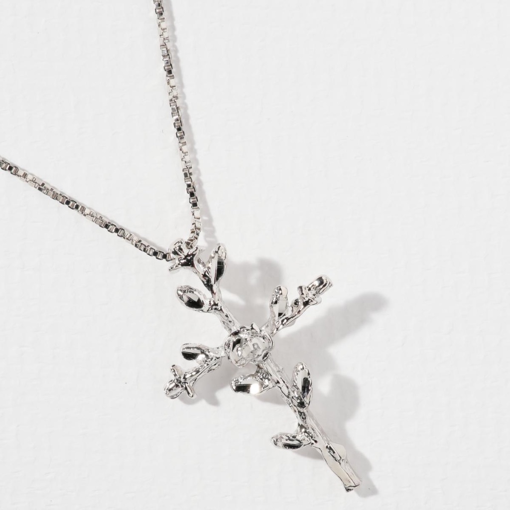 New Vanessa Mooney Exalted Cross Necklace Silver